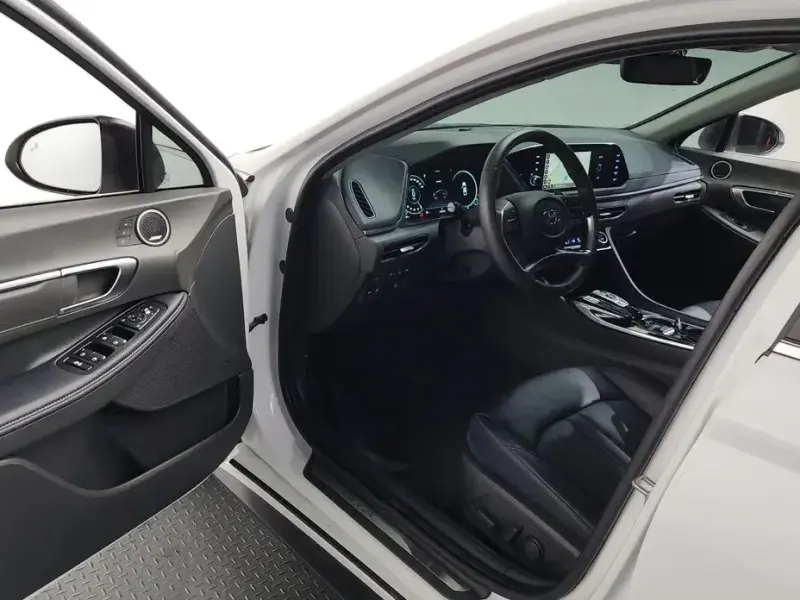 2023 Hyundai Sonata с пробегом 49 098 км