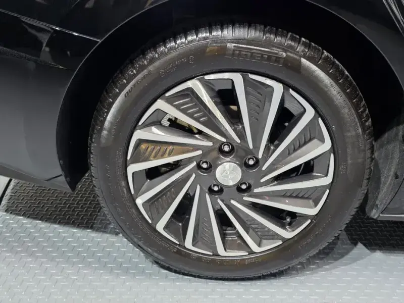 2023 Hyundai Sonata с пробегом 5 878 км