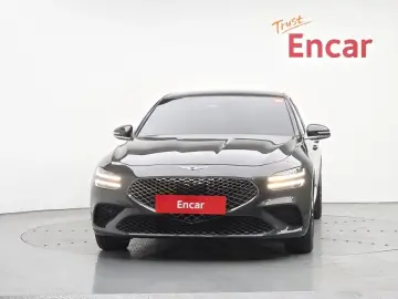 2022 Genesis G70 с пробегом 18 750 км