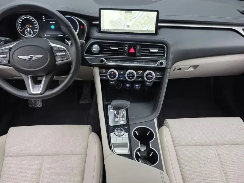 2022 Genesis G70 с пробегом 18 750 км