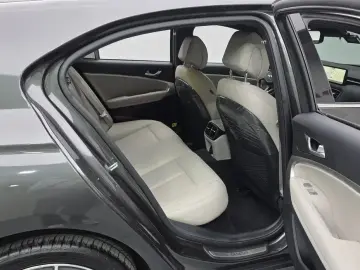 2022 Genesis G70 с пробегом 18 750 км
