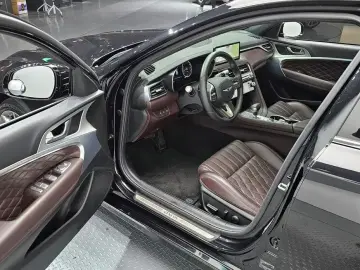 2023 Genesis G70 с пробегом 30 382 км