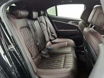 2023 Genesis G70 с пробегом 30 382 км