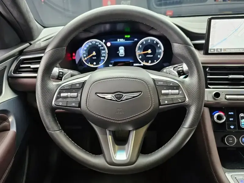 2023 Genesis G70 с пробегом 30 382 км