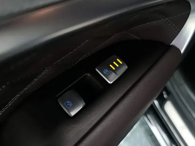 2023 Genesis G70 с пробегом 30 382 км