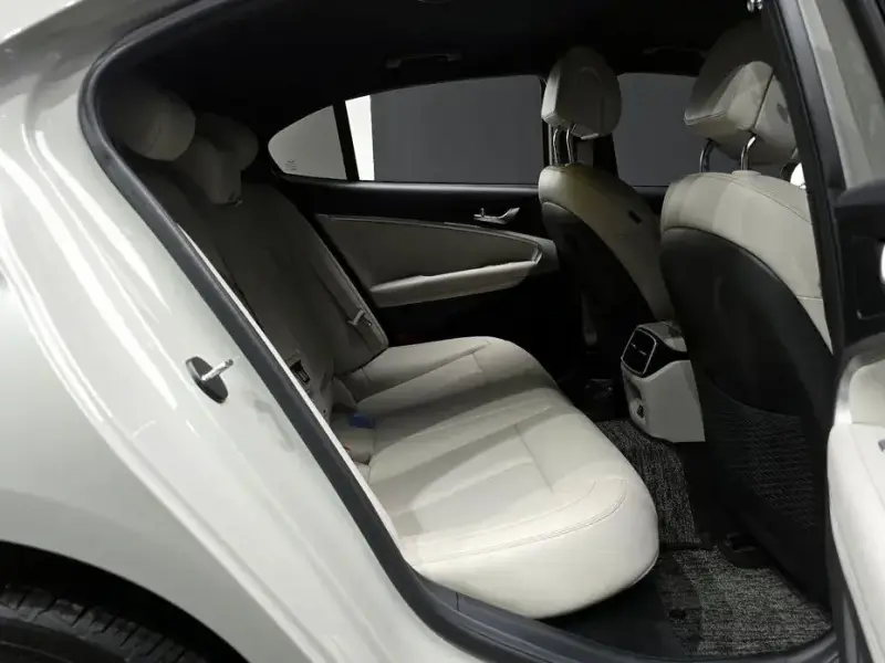 2024 Genesis G70 с пробегом 20 209 км