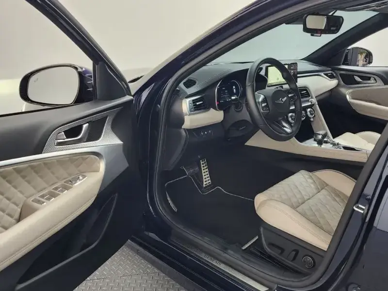 2022 Genesis G70 с пробегом 35 933 км