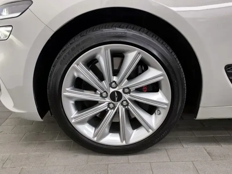 2024 Genesis G70 с пробегом 50 779 км