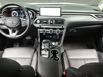 2022 Genesis G70 с пробегом 55 642 км