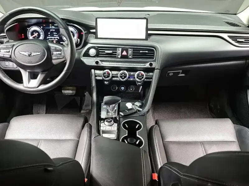 2022 Genesis G70 с пробегом 55 642 км