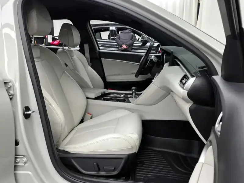 2024 Genesis G70 с пробегом 50 779 км
