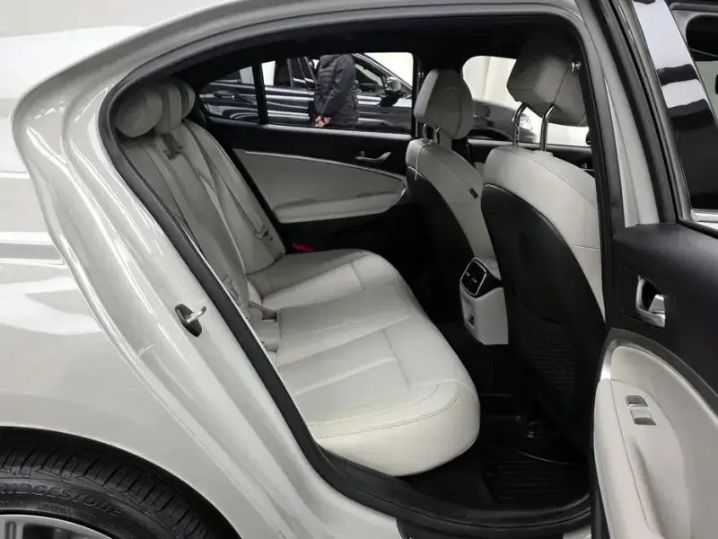 2024 Genesis G70 с пробегом 50 779 км