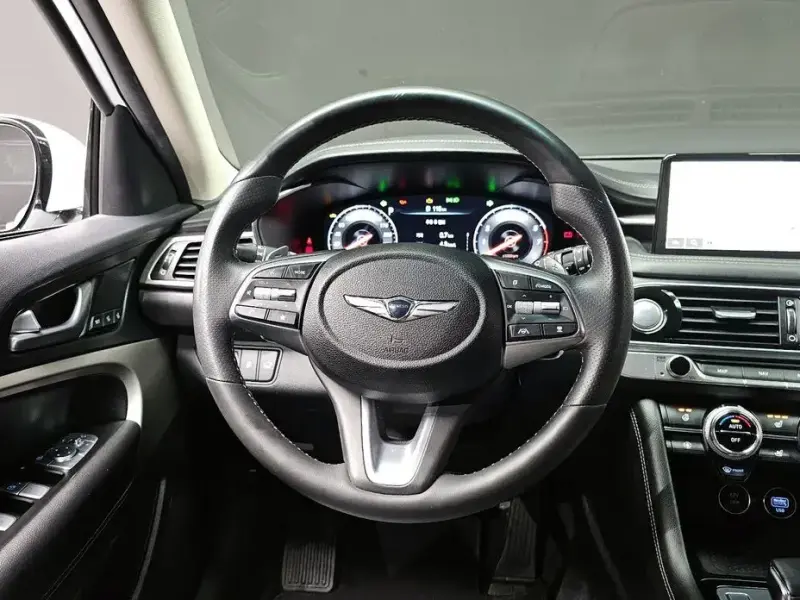 2022 Genesis G70 с пробегом 55 642 км