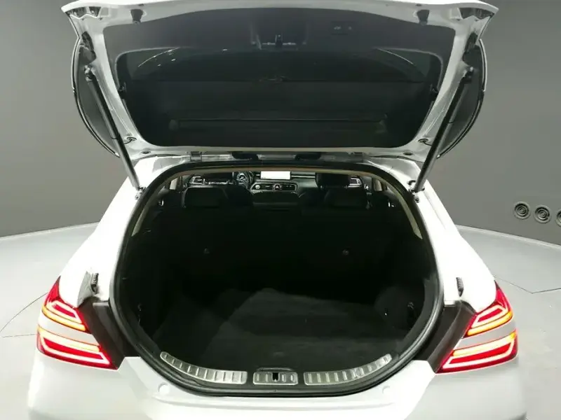 2022 Genesis G70 с пробегом 55 642 км