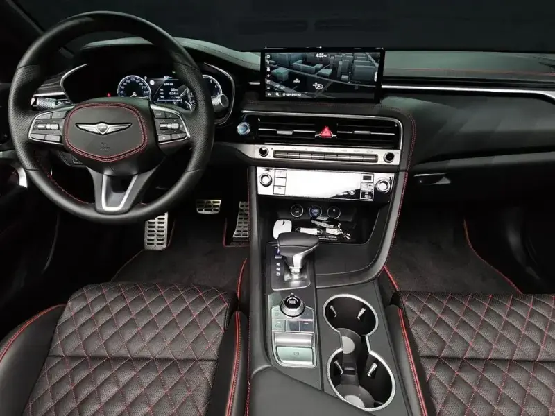 2025 Genesis G70 с пробегом 14 910 км