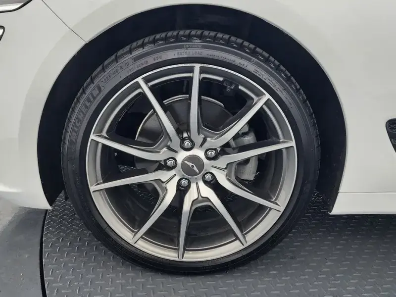 2022 Genesis G70 с пробегом 11 698 км