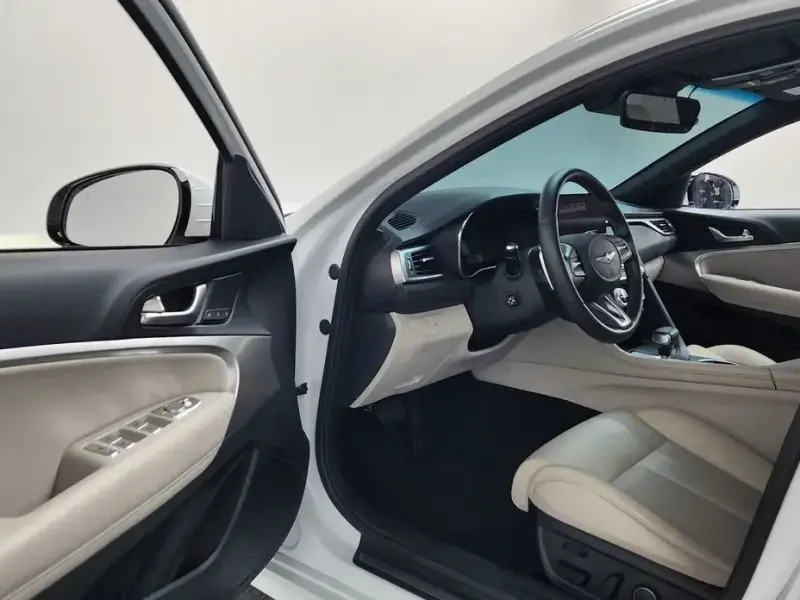 2022 Genesis G70 с пробегом 11 698 км