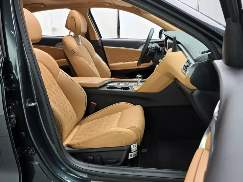 2022 Genesis G70 с пробегом 25 299 км