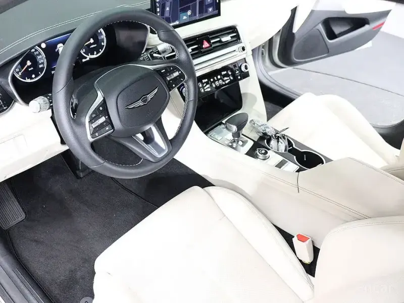 2025 Genesis G70 с пробегом 25 км