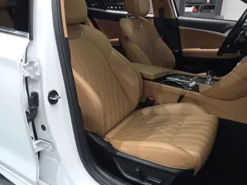 2023 Genesis G70 с пробегом 49 296 км