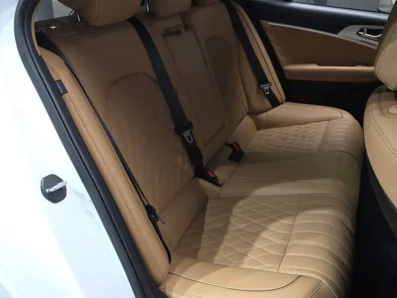 2023 Genesis G70 с пробегом 49 296 км