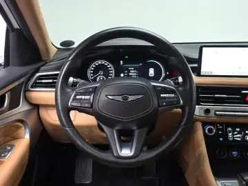 2023 Genesis G70 с пробегом 49 296 км