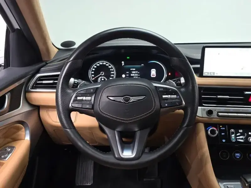 2023 Genesis G70 с пробегом 49 296 км