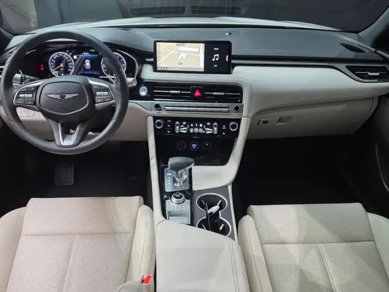 2024 Genesis G70 с пробегом 27 911 км
