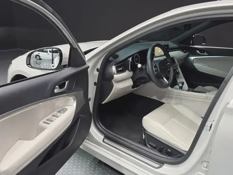 2024 Genesis G70 с пробегом 27 911 км