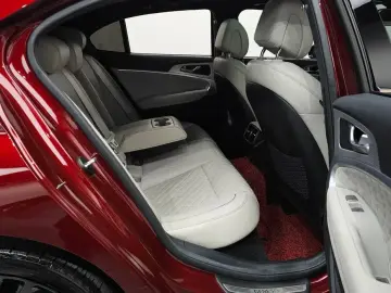2022 Genesis G70 с пробегом 46 358 км