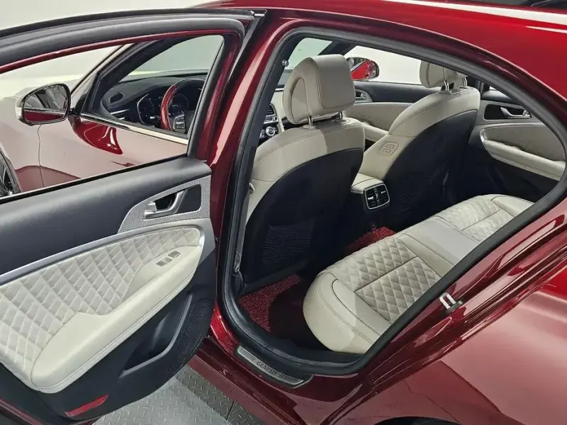 2022 Genesis G70 с пробегом 46 358 км