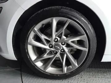 2023 Genesis G70 с пробегом 58 723 км