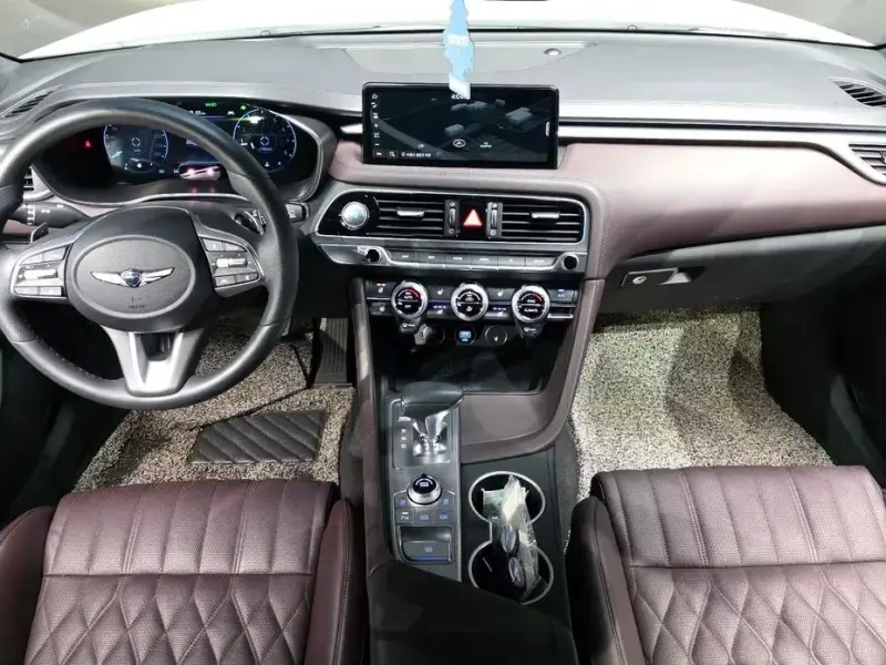 2023 Genesis G70 с пробегом 58 723 км