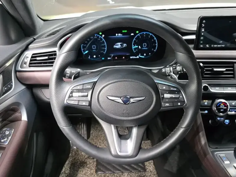 2023 Genesis G70 с пробегом 58 723 км