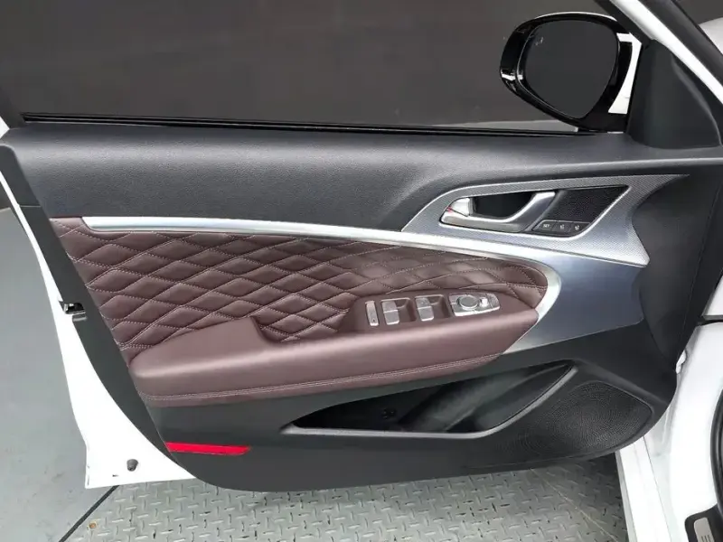 2023 Genesis G70 с пробегом 58 723 км