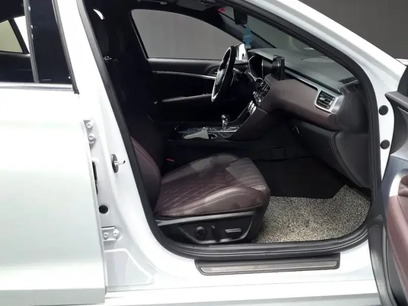2023 Genesis G70 с пробегом 58 723 км