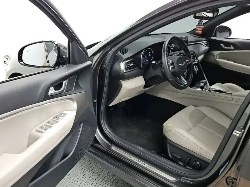 2022 Genesis G70 с пробегом 136 298 км