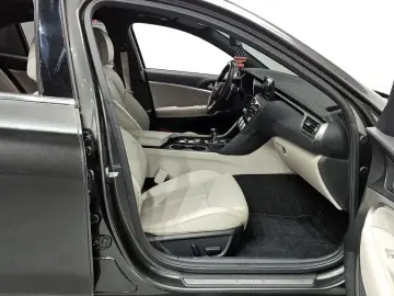 2022 Genesis G70 с пробегом 136 298 км