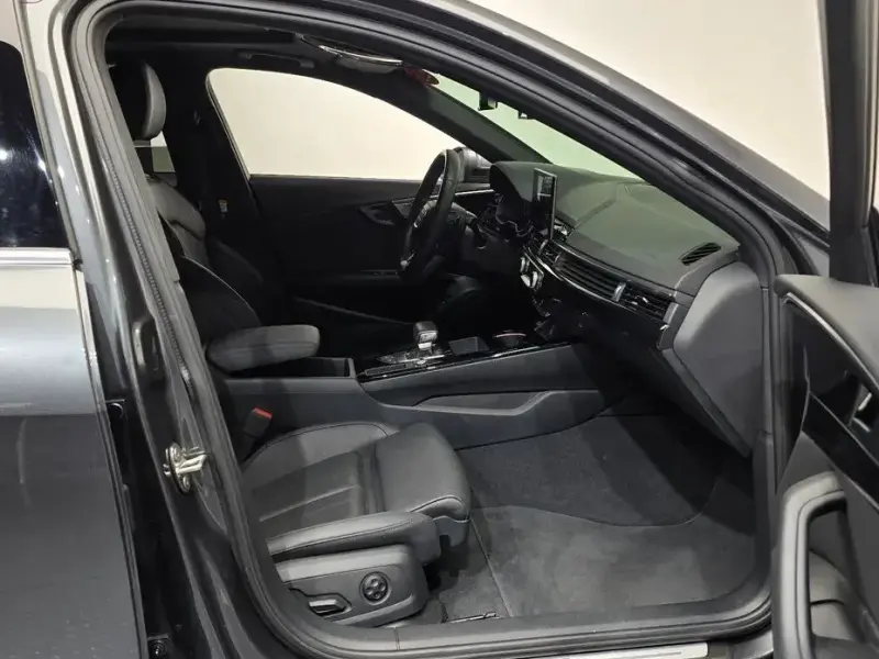 2022 Audi A4 с пробегом 64 549 км