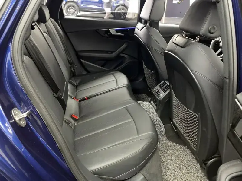 2022 Audi A4 с пробегом 75 082 км