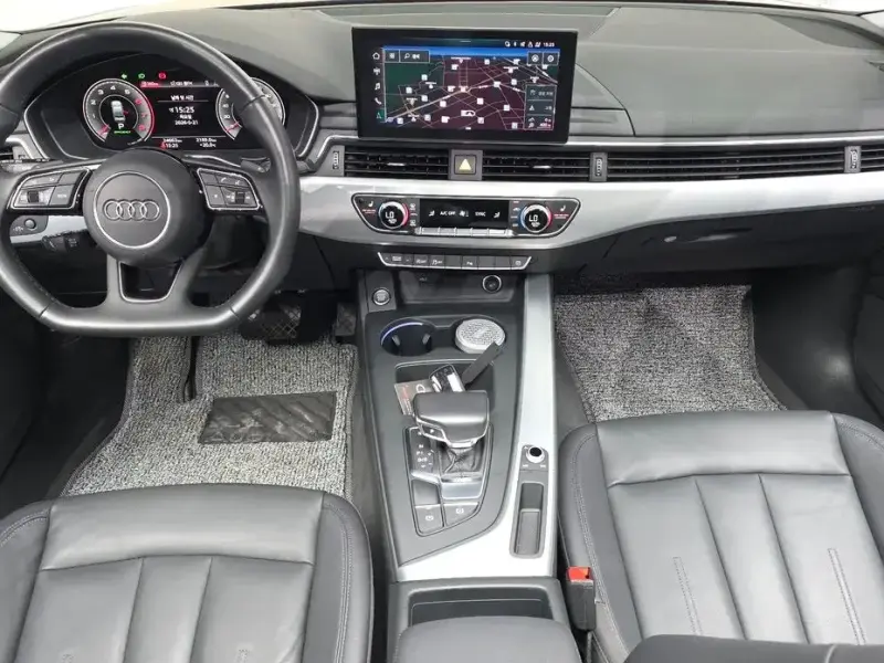 2023 Audi A4 с пробегом 24 663 км