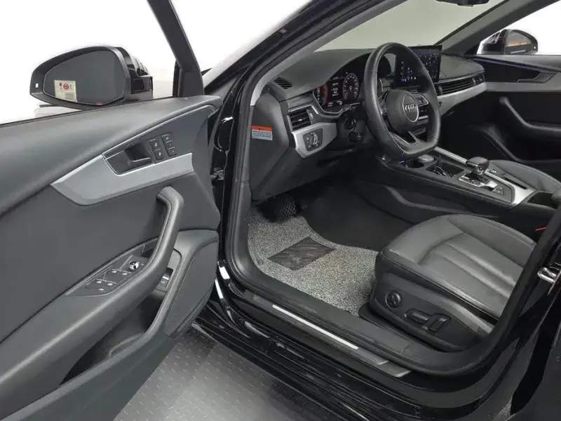 2023 Audi A4 с пробегом 24 663 км