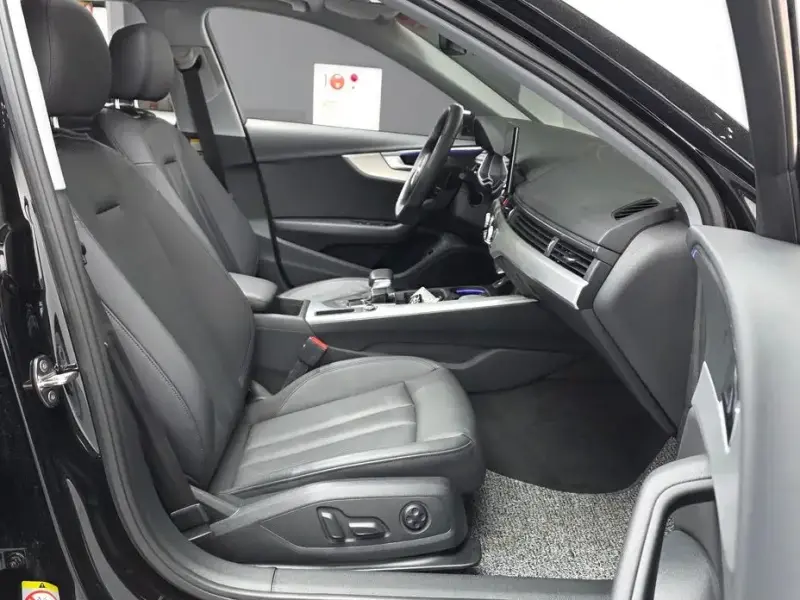 2023 Audi A4 с пробегом 24 663 км