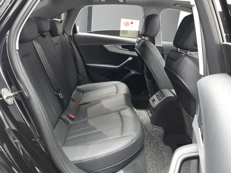 2023 Audi A4 с пробегом 24 663 км