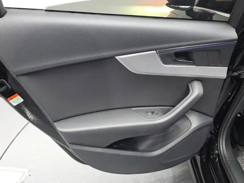2023 Audi A4 с пробегом 24 663 км