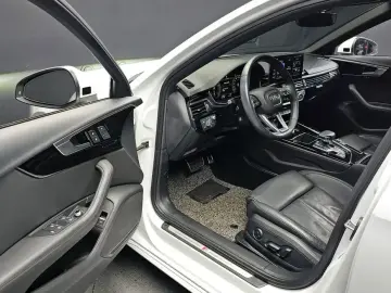 2021 Audi A4 с пробегом 31 432 км