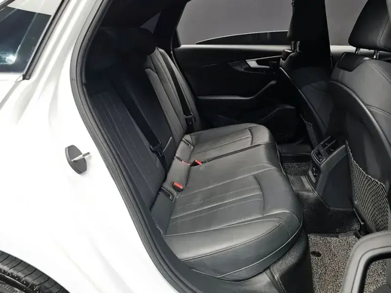 2021 Audi A4 с пробегом 31 432 км