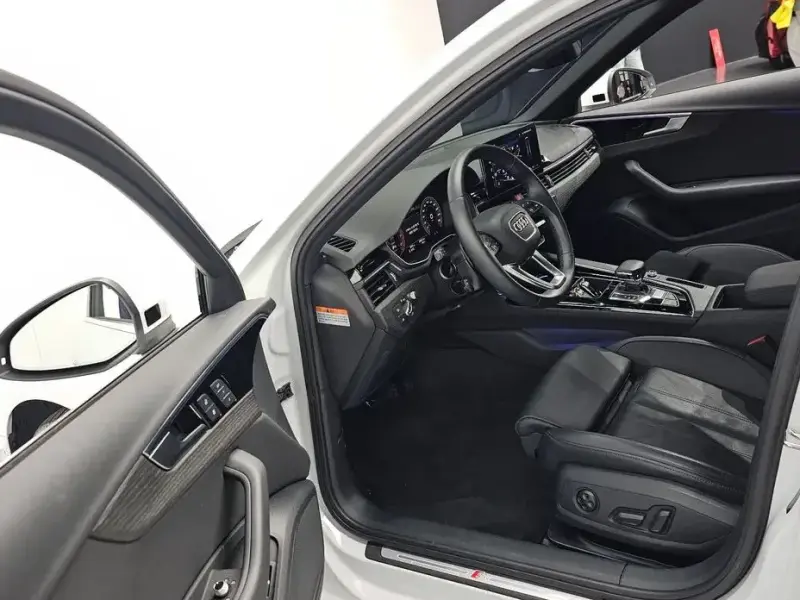 2023 Audi A4 с пробегом 3 057 км