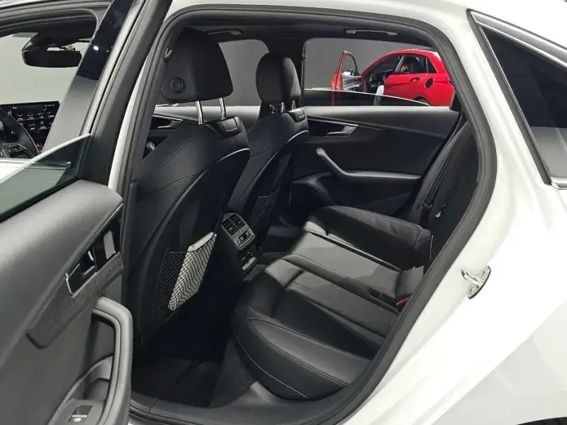 2023 Audi A4 с пробегом 3 057 км