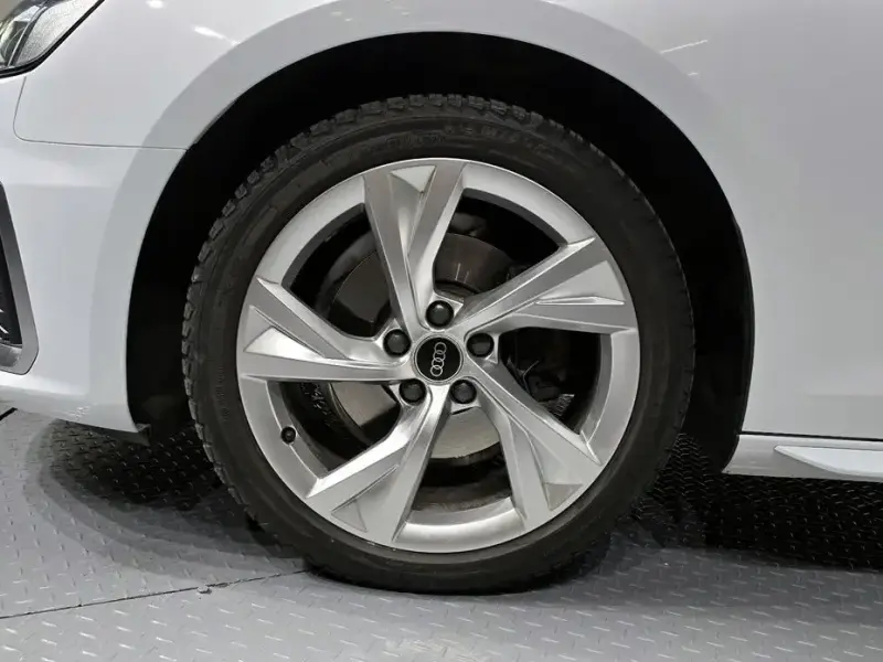 2021 Audi A4 с пробегом 45 768 км